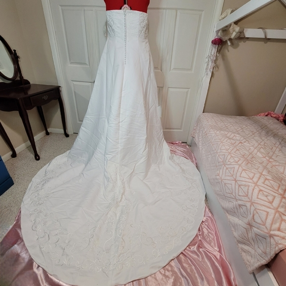 NWT St Tropez White Wedding Dress sz 22W - Picture 9 of 16